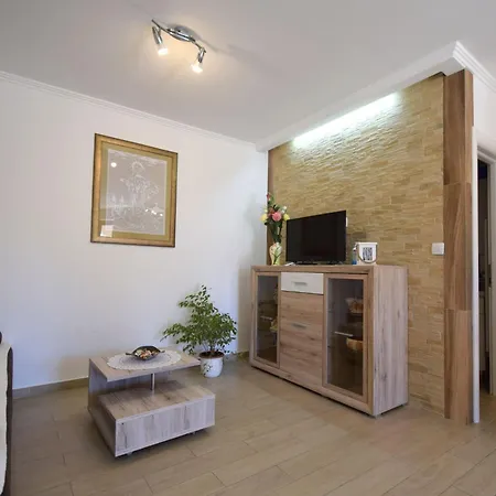 Apartman Skrabonja 3 By Interhome